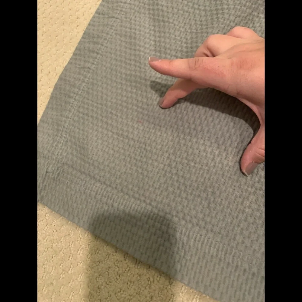EUC SFERRA Perrio Full/Queen Coverlet Blanket in Silver Grey --DEFECTS--‎